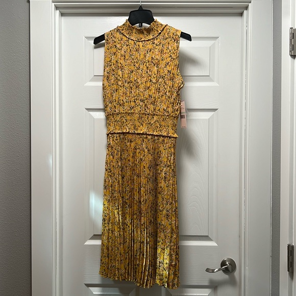 Nanette Lepore Dresses & Skirts - NANETTE LEPORE WOMEN DRESS SIZE 8 FLORAL COLOR SLEEVELESS pleated broque rose